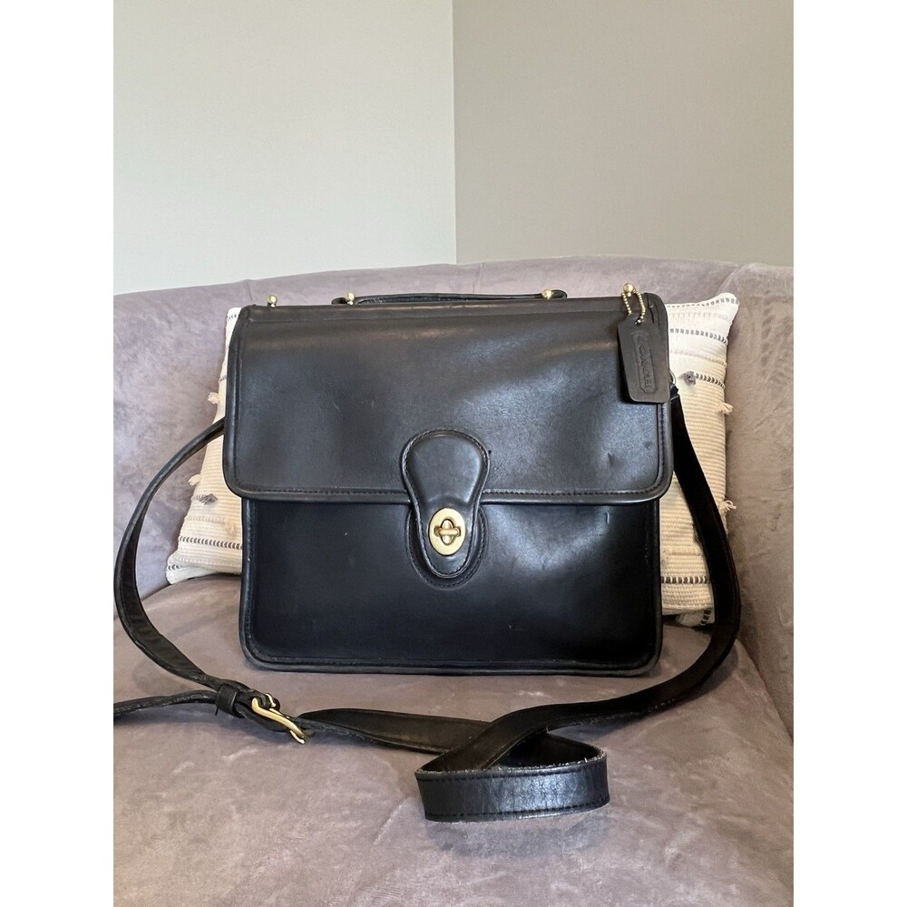 Vintage Coach Black Leather Willis Crossbody - 9927